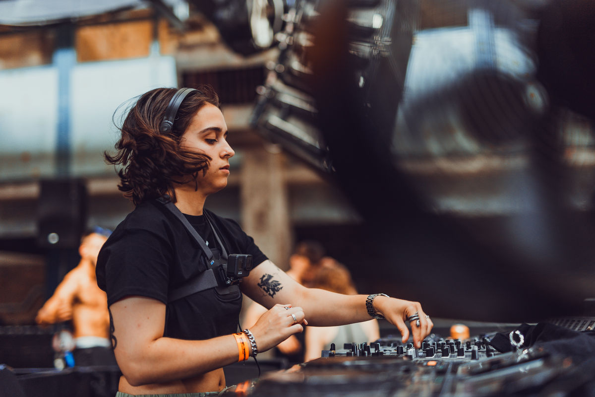 Loading... just a sec